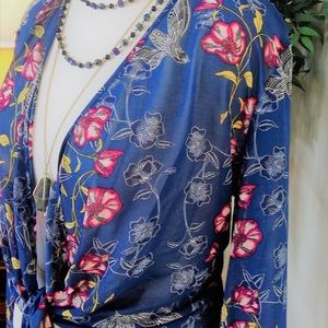 NWOT tie waist boho top with birds and flowers